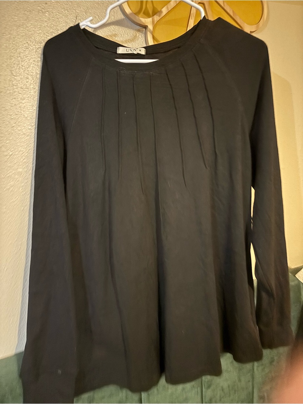 Black Womens Pleated Front Sweater - Unk